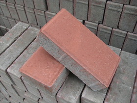 透水磚與實木地板 建筑裝飾材料的創新與自然之美